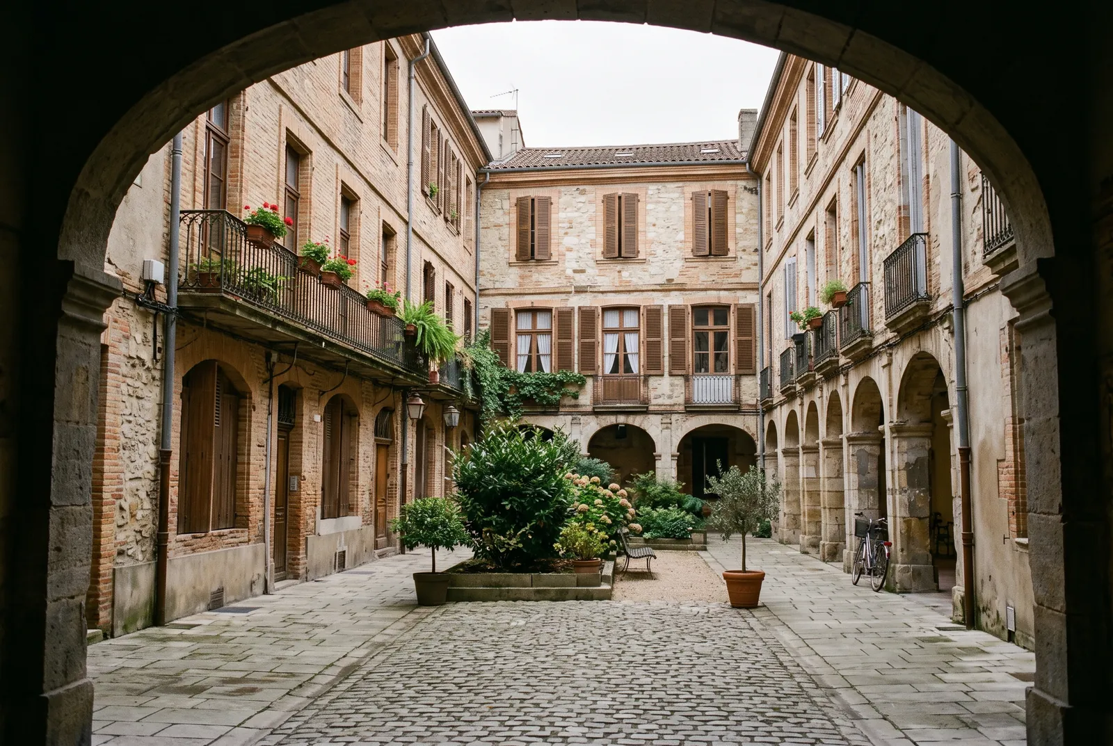 Cour intérieure d'un immeuble à Agen